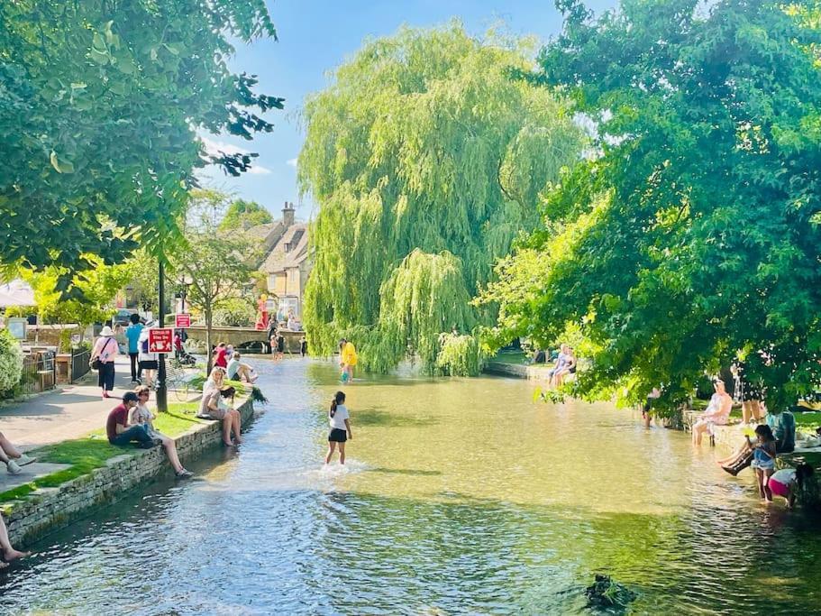 Lavender Lodge Bourton Екстериор снимка